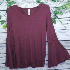 Jolie vneck waffle texture flare sleeve shirt sz M